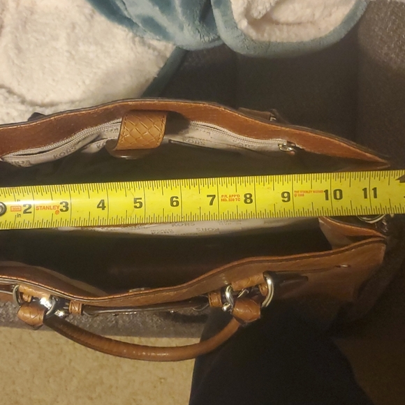 Michael Kors Hamilton bag with Matching Wallet. - Picture 9 of 12